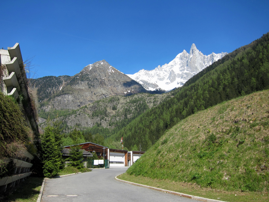 'Encore un dernier coup d\'oeil sur le parcours, sous les Drus'
